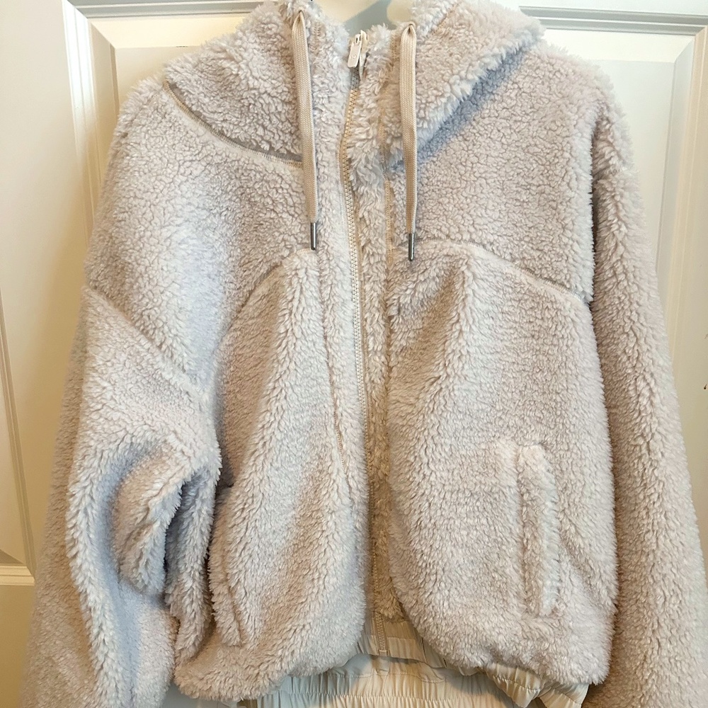 LULULEMON Sherpa Hooded Jacket White